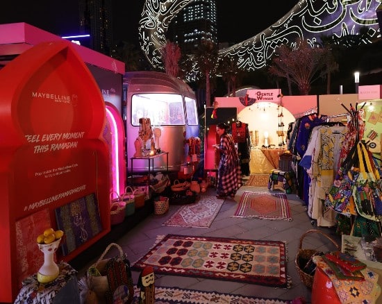 Mercato notturno allestito per il Ramadan