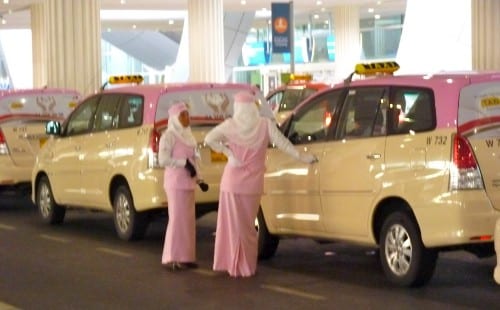 Taxi rosa per donne, Dubai