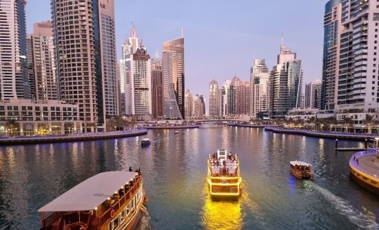 Tour in barca, Dubai Marina